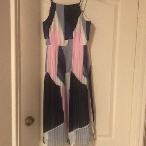 Banana Republic Midi pleated dress 6P brand new!